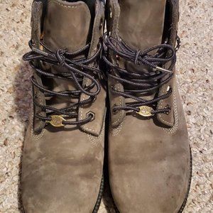 Women Pre-owned Timberland boots size 81/2 Gray